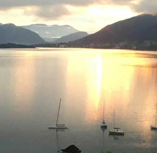 Mit Seeblick Am Ossiacher